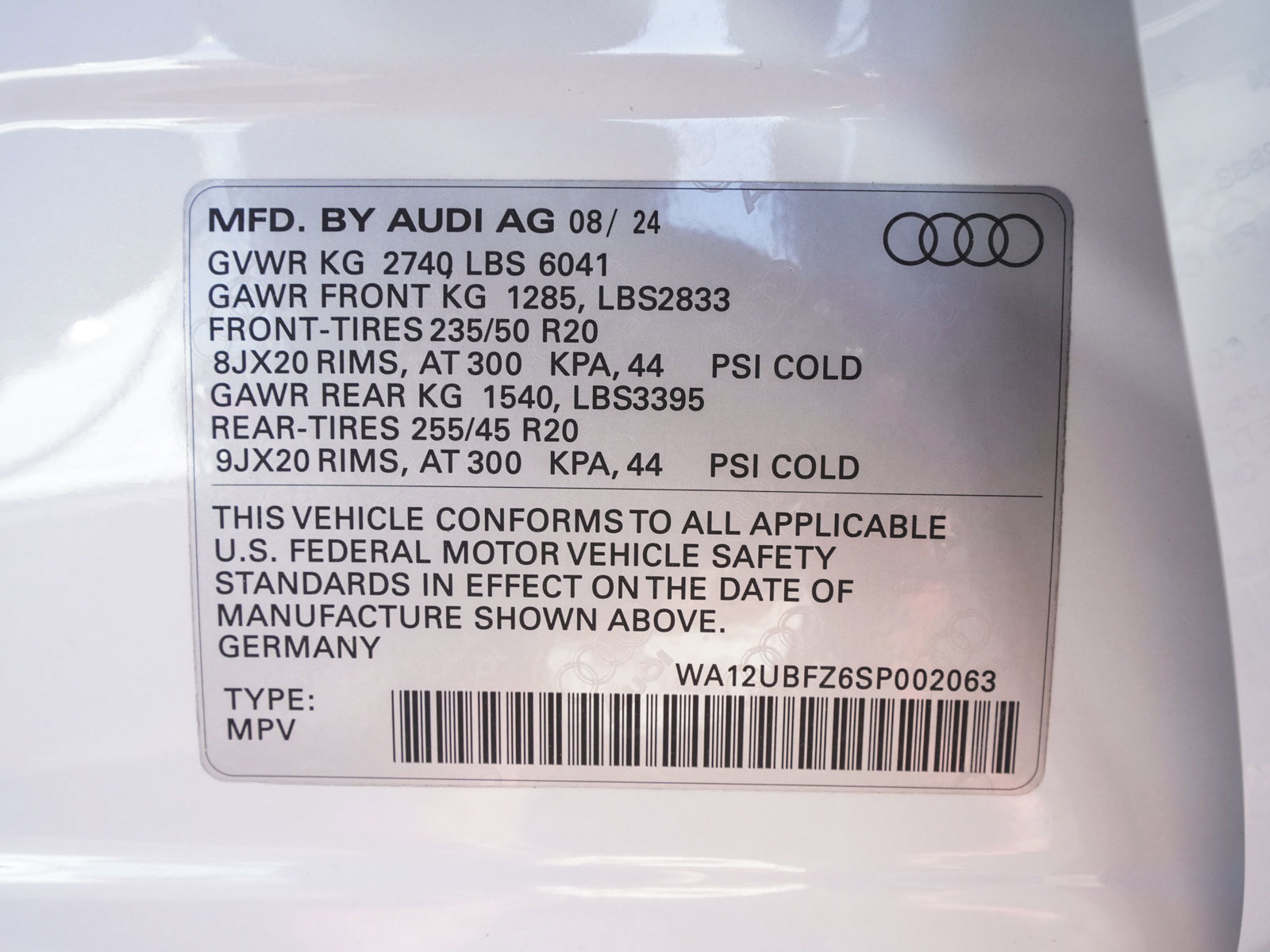 Used 2025 Audi Q4 e-tron Premium image 14