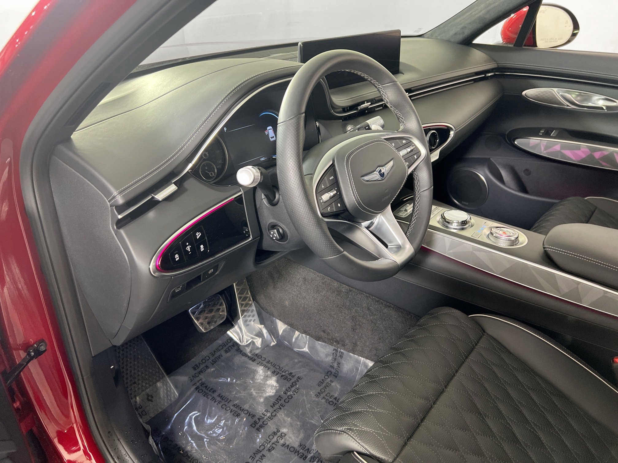 Used 2025 Genesis GV70 3.5T Sport w/ Sport Advanced Package image 9