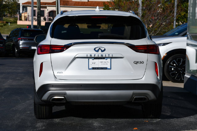 Used 2023 INFINITI QX50 Luxe AWD/4WD image 9