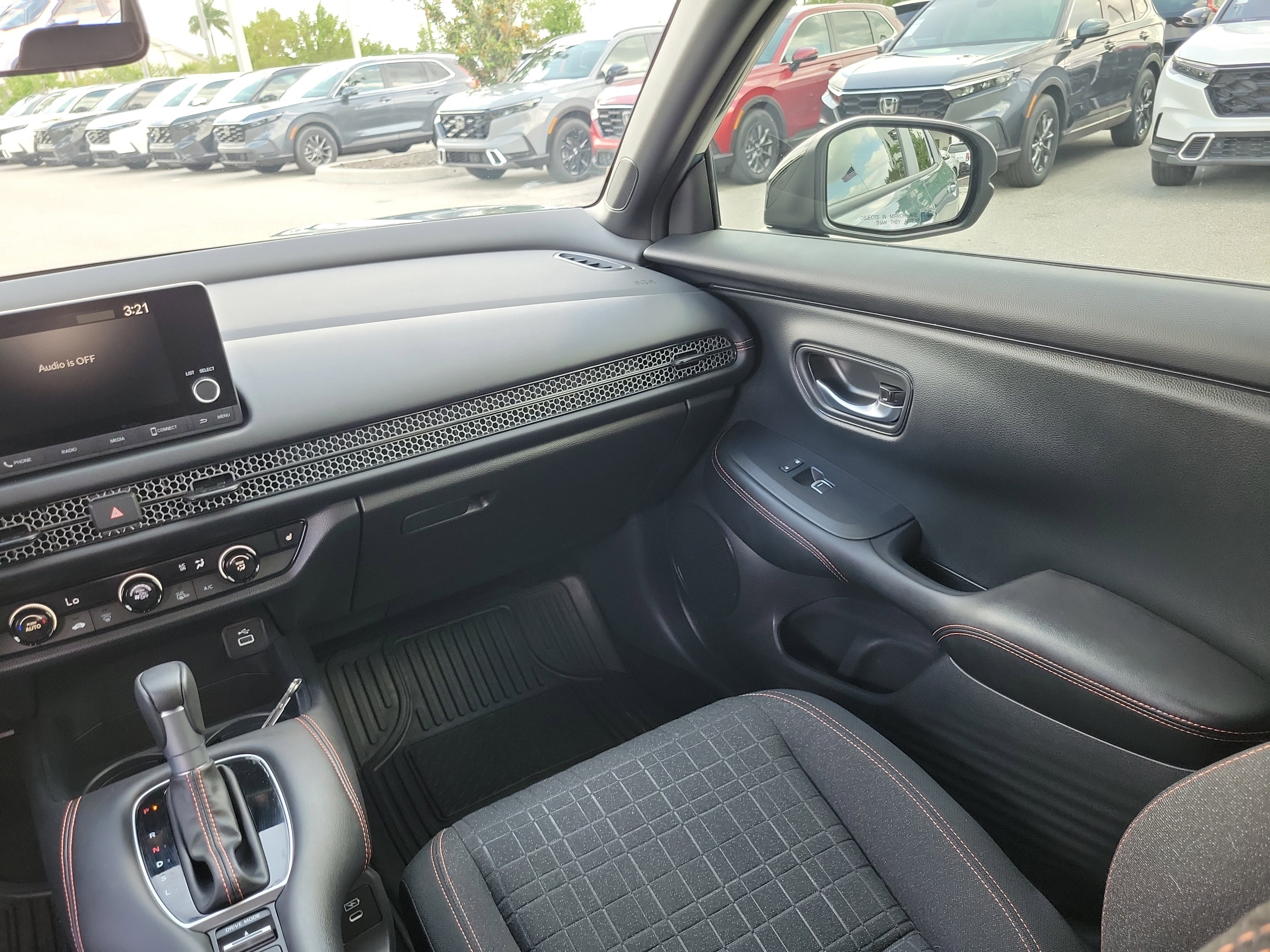 Used 2024 Honda HR-V Sport image 17