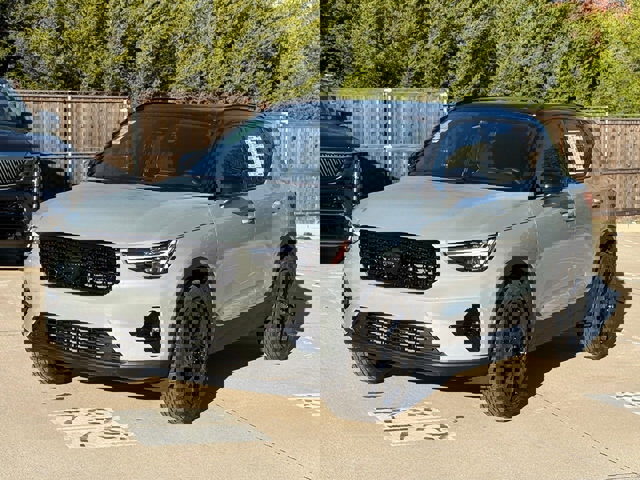 New 2026 Volvo XC40 B5 Ultra w/ Protection Package Premier image 3
