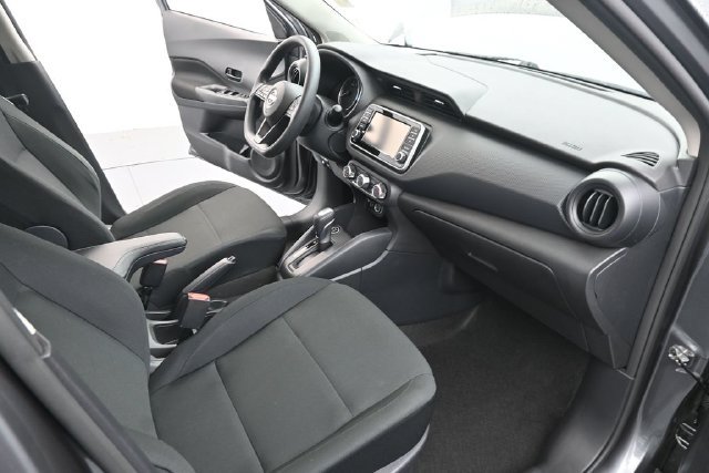 Used 2025 Nissan Kicks Play S FWD image 31