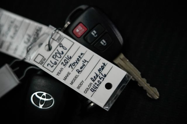 Used 2016 Toyota RAV4 LE AWD/4WD image 26