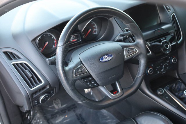 Used 2017 Ford Focus ST w/ Equipment Group 401A FWD image 23