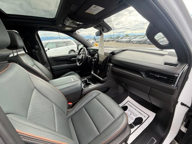 Used 2025 GMC Yukon AT4 w/ AT4 Premium Package AWD/4WD image 22