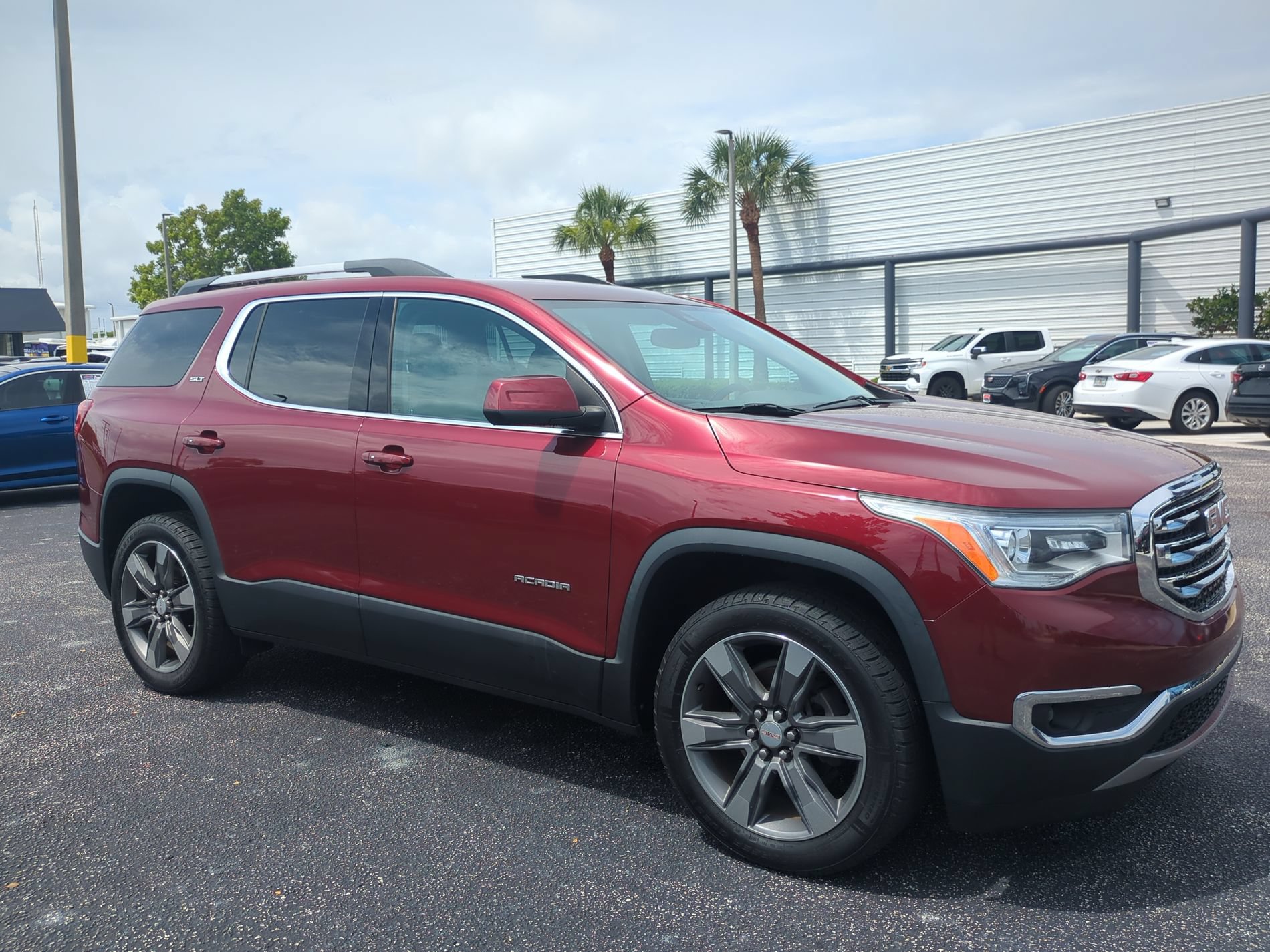 Used 2018 GMC Acadia SLT FWD image 3