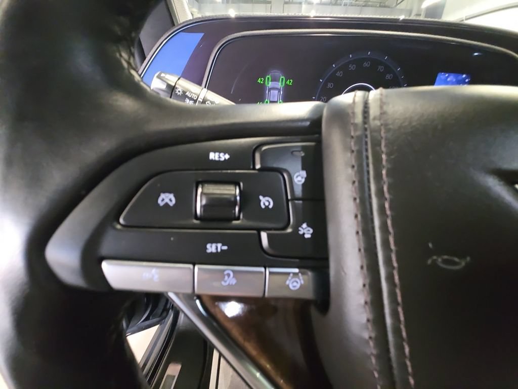 Certified 2023 Cadillac Escalade Premium Luxury Platinum w/ Heavy-Duty Trailer Package AWD/4WD image 20