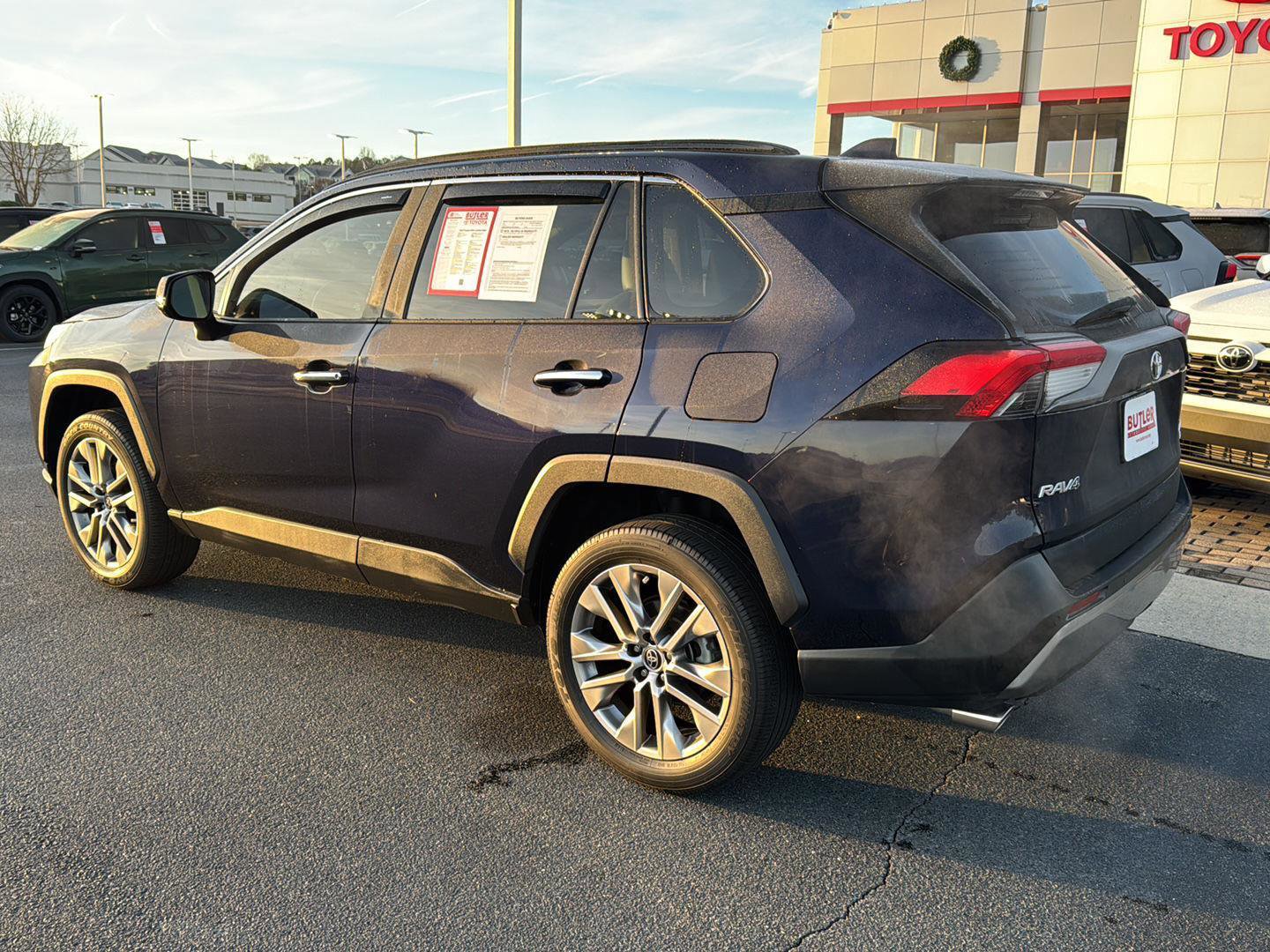 Used 2022 Toyota RAV4 Limited image 3