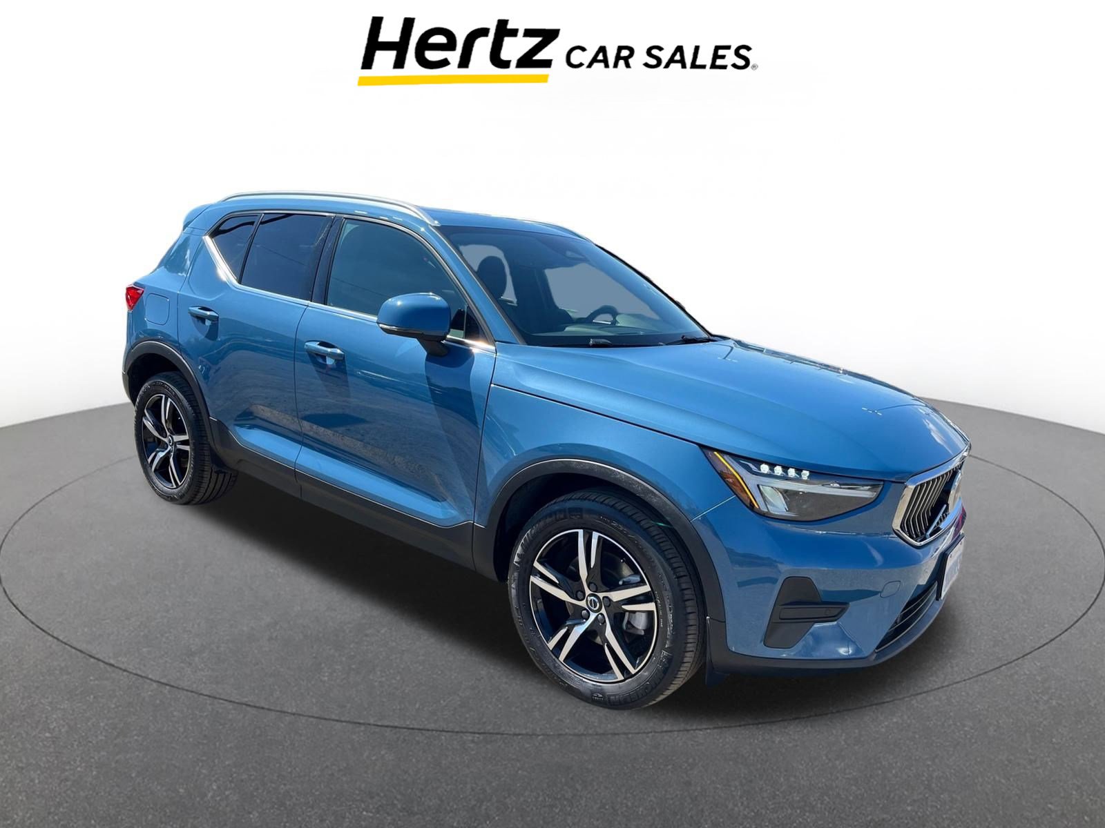 Used 2024 Volvo XC40 B5 Core