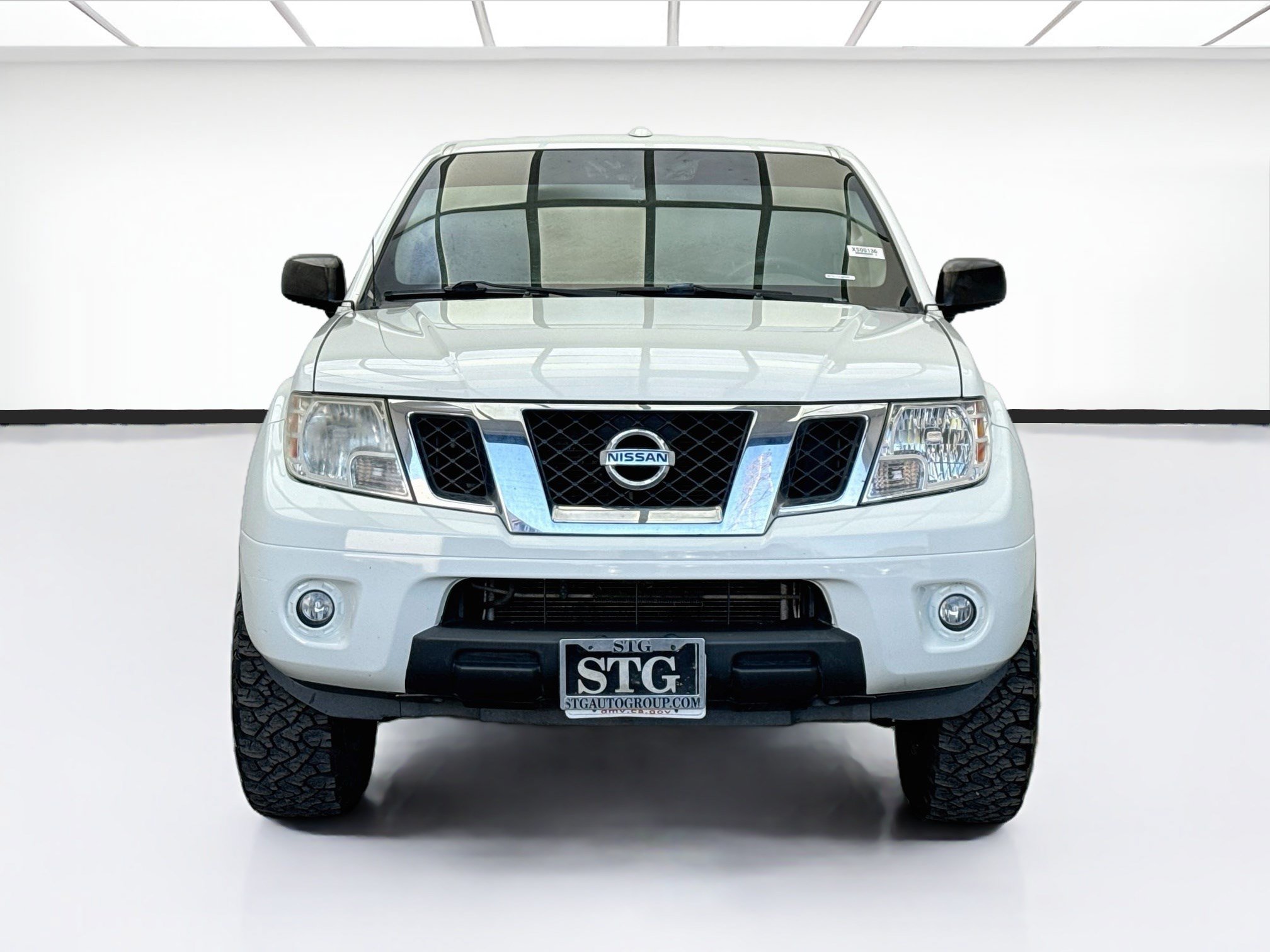Used 2017 Nissan Frontier SV w/ SV Value Truck Package RWD image 2