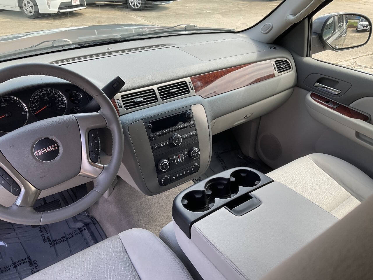 Used 2009 GMC Yukon XL SLE w/ Convenience Package RWD image 15