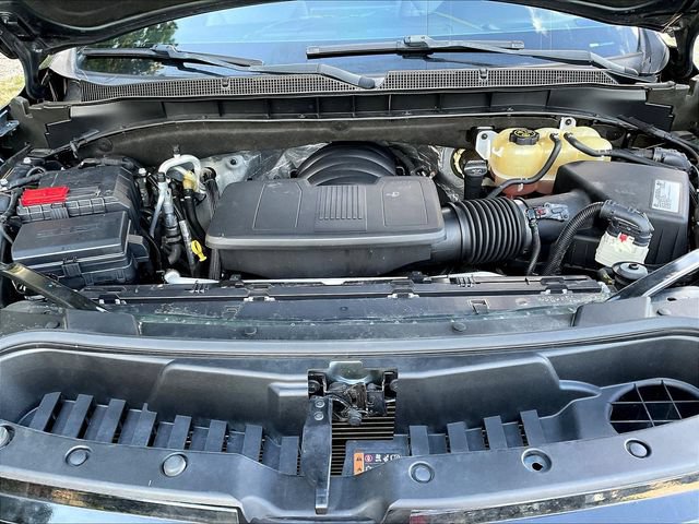 Used 2021 Chevrolet Tahoe Z71 w/ Z71 Off-Road Package AWD/4WD image 32
