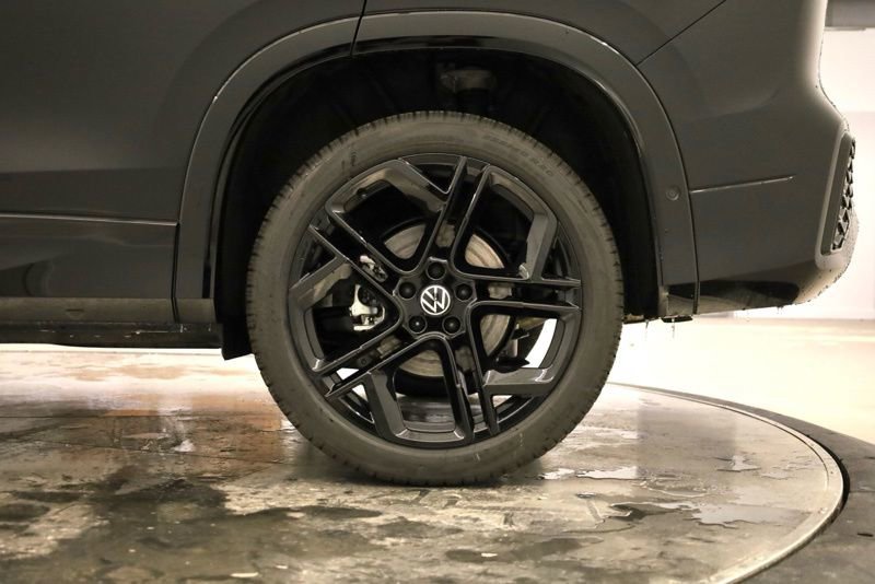 New 2026 Volkswagen Tiguan SE R-Line AWD/4WD image 37