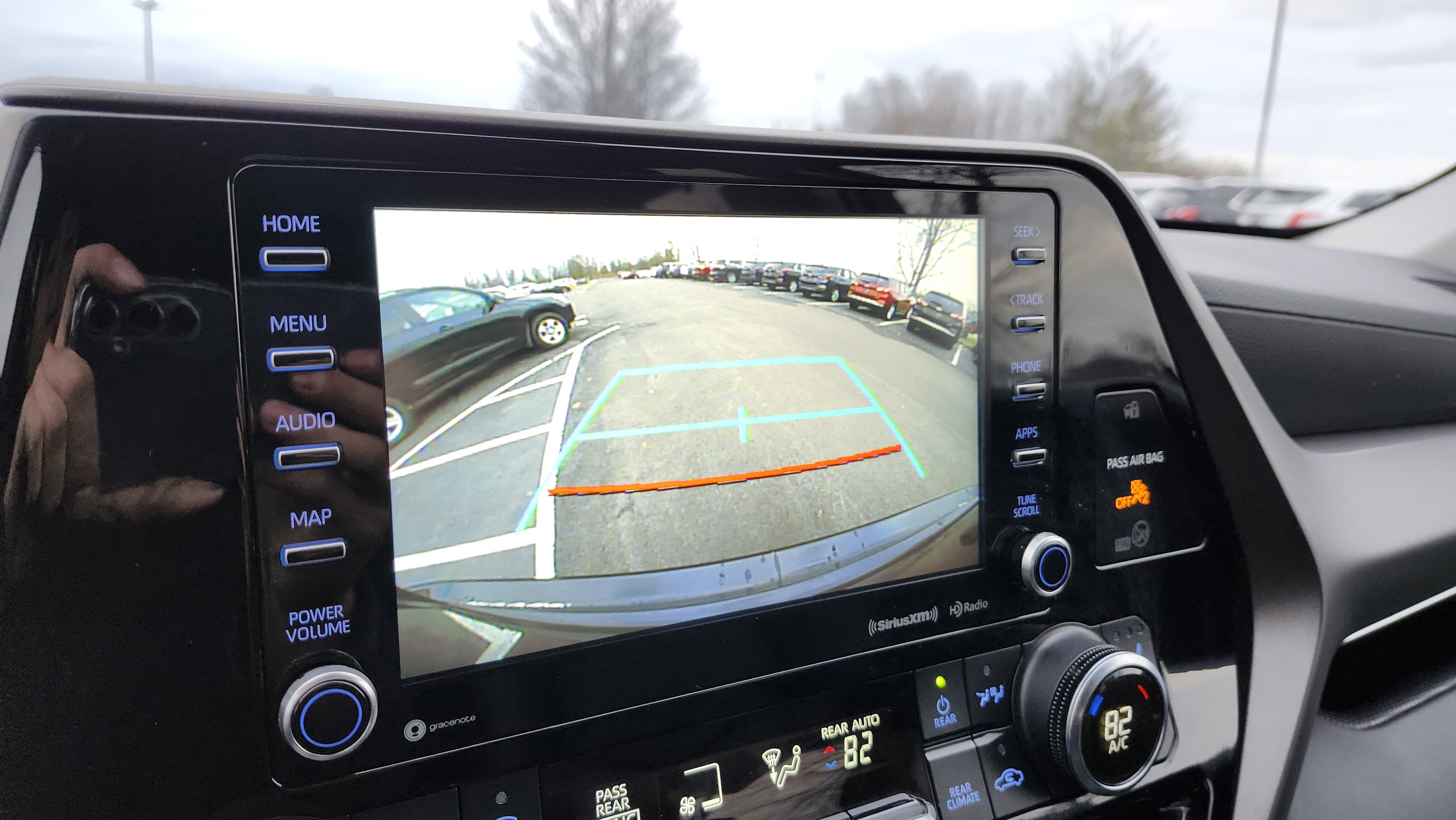 Used 2022 Toyota Highlander XLE image 7