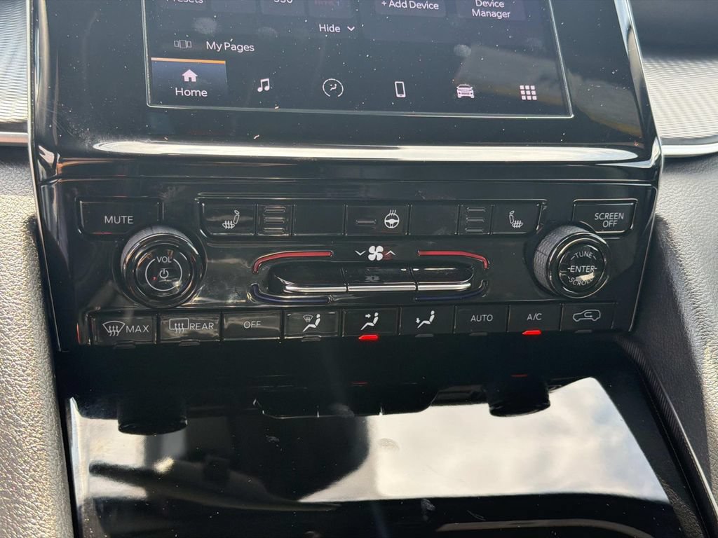 Used 2025 Jeep Grand Cherokee Altitude AWD/4WD image 5
