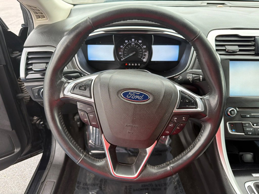 Used 2016 Ford Fusion SE image 10