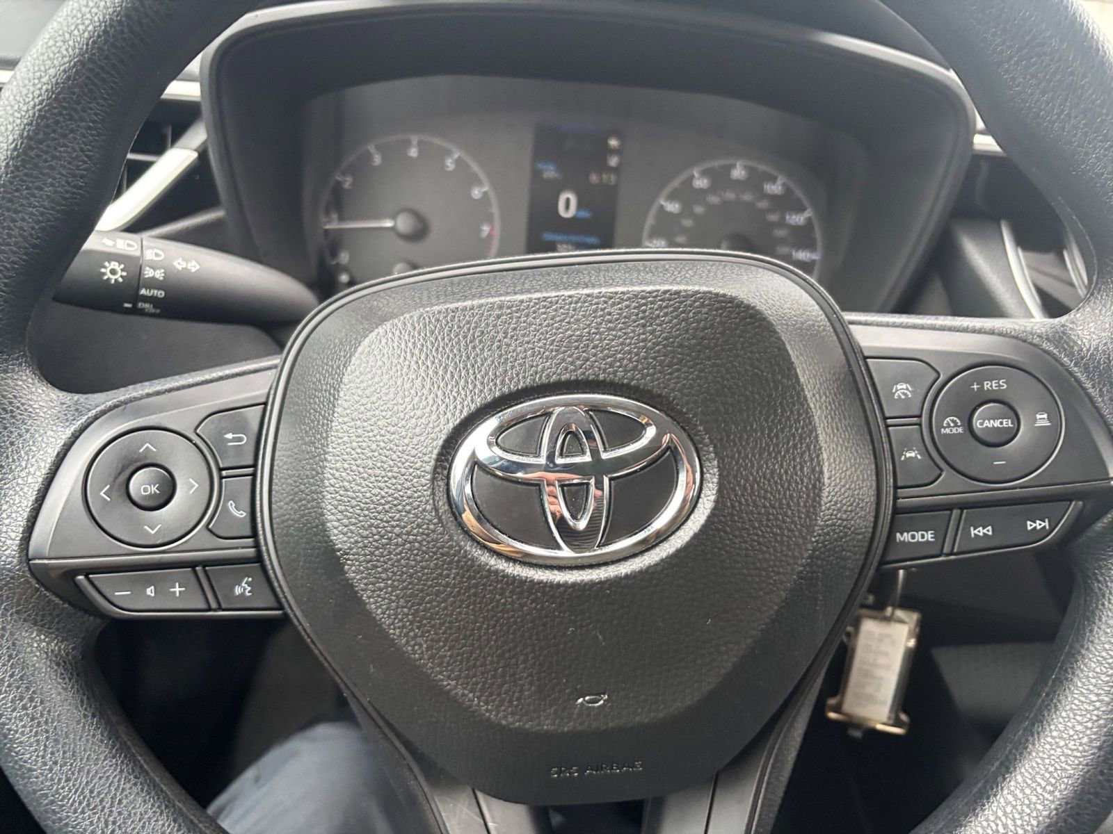 Used 2025 Toyota Corolla LE image 25