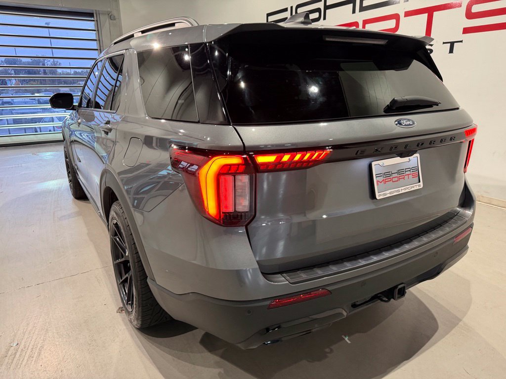 Used 2025 Ford Explorer ST-Line RWD image 8