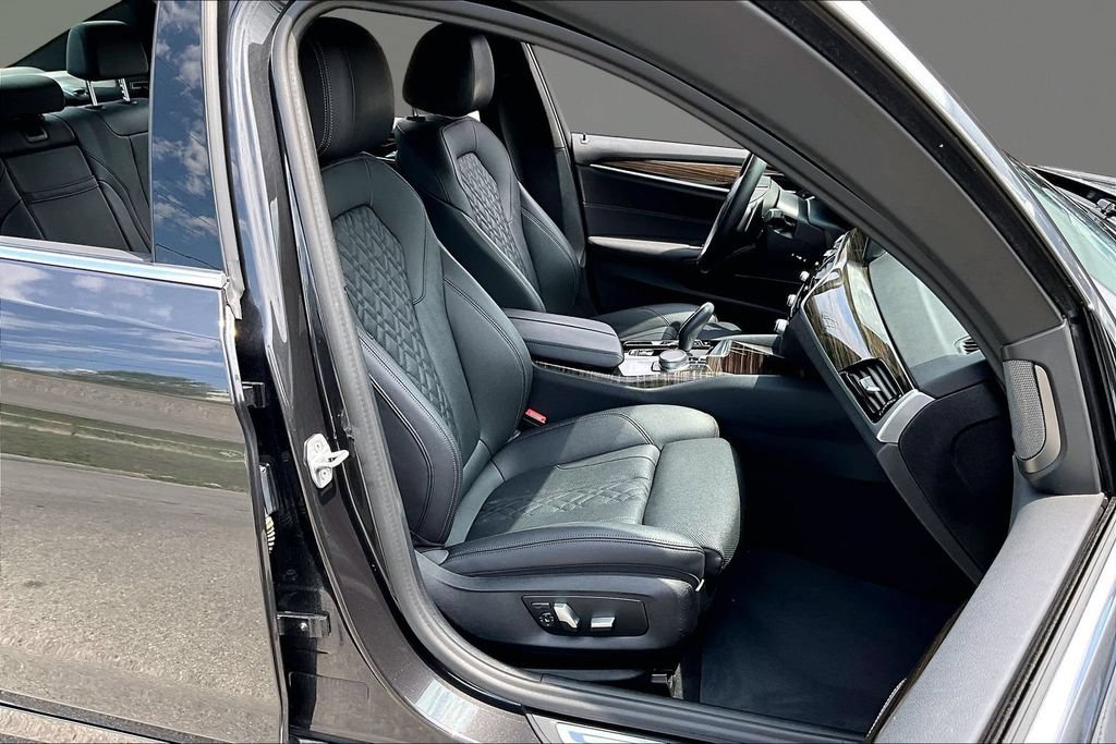 Used 2021 BMW 530i RWD image 7
