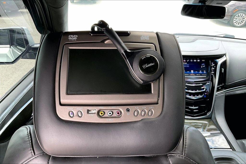 Used 2019 Cadillac Escalade ESV Platinum AWD/4WD image 29