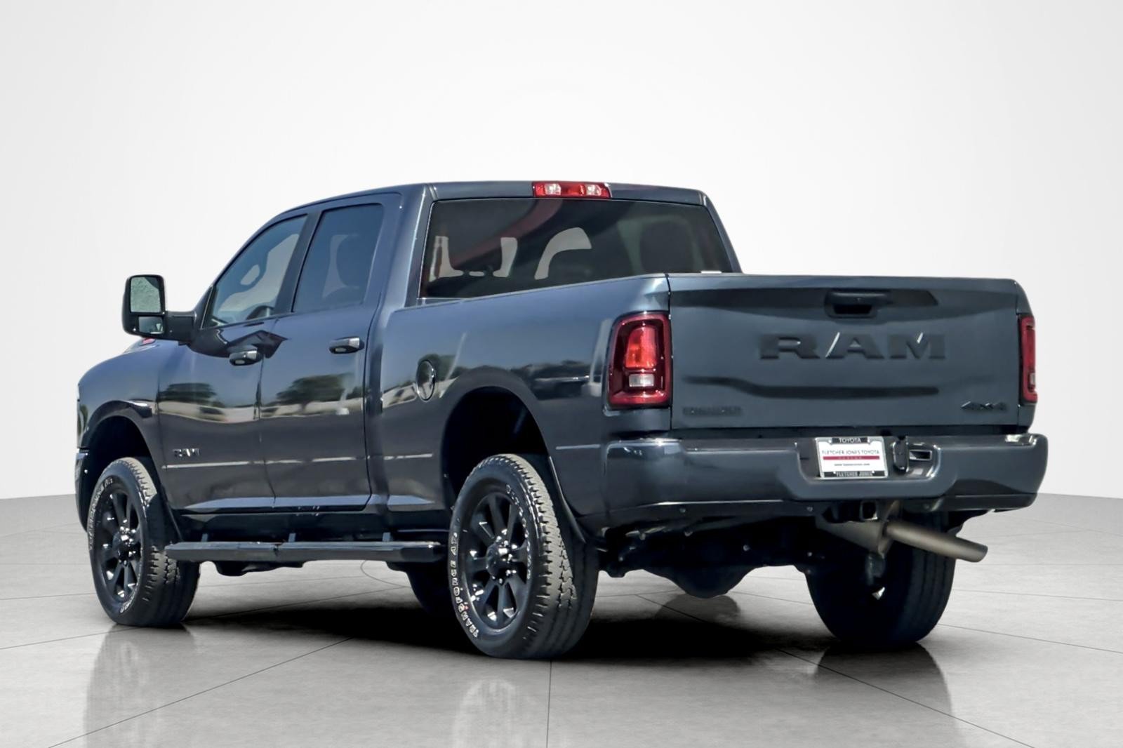 Used 2026 RAM 2500 Big Horn AWD/4WD image 3