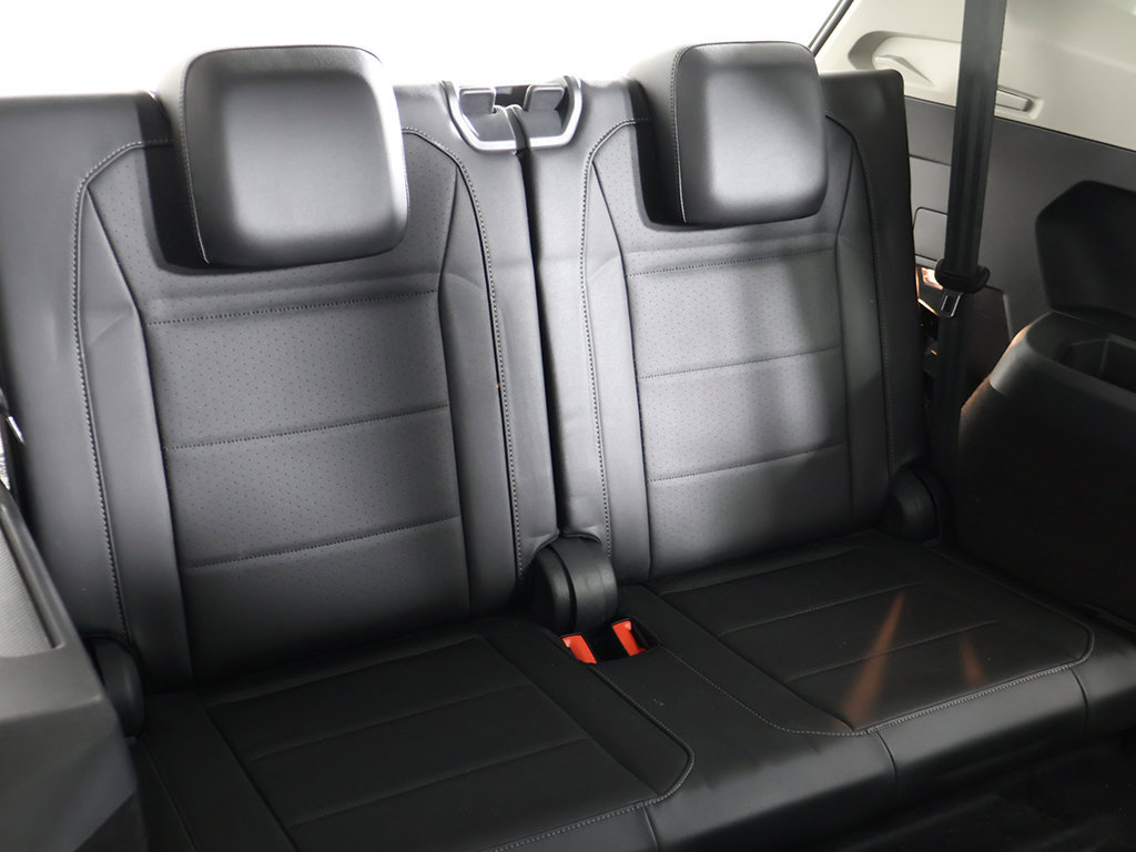 Used 2020 Volkswagen Tiguan SE w/ Panoramic Sunroof Package AWD/4WD image 38