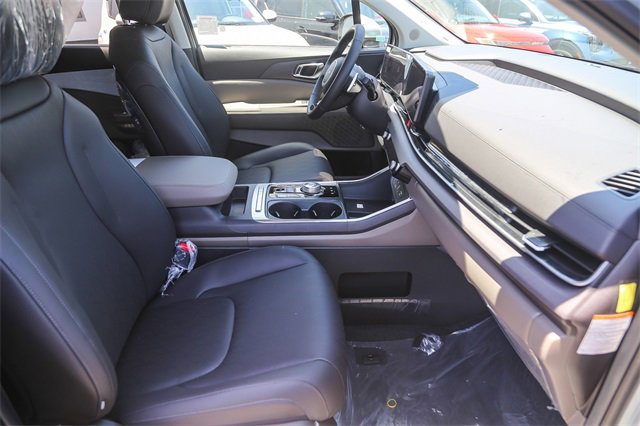 New 2026 Kia Carnival EX image 18