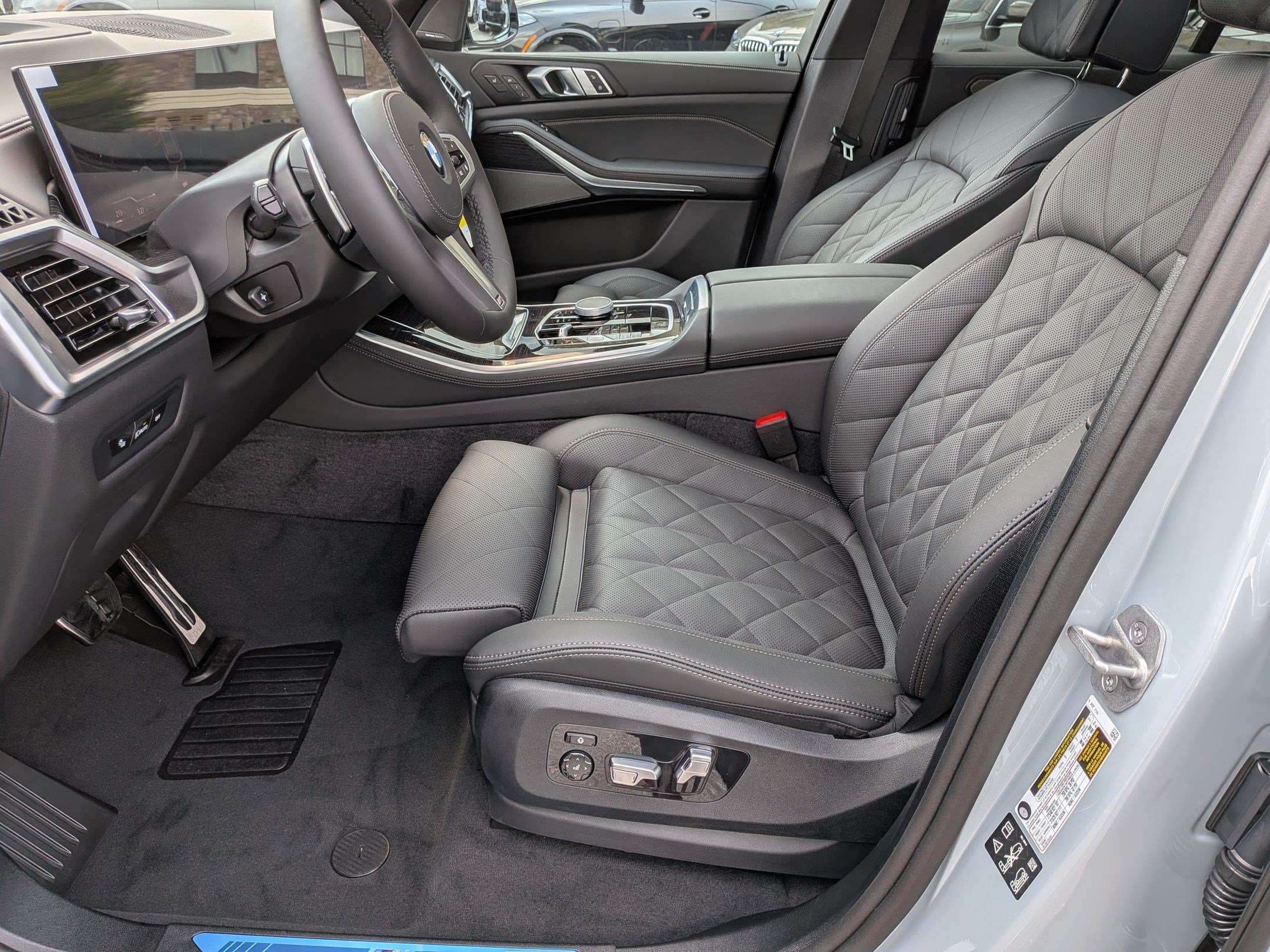 New 2026 BMW X5 xDrive40i w/ M Sport Package AWD/4WD image 15