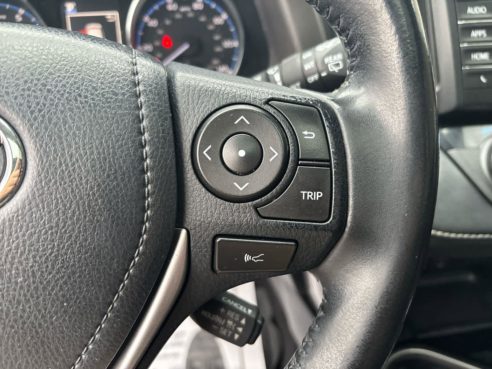 Used 2018 Toyota RAV4 Limited image 19