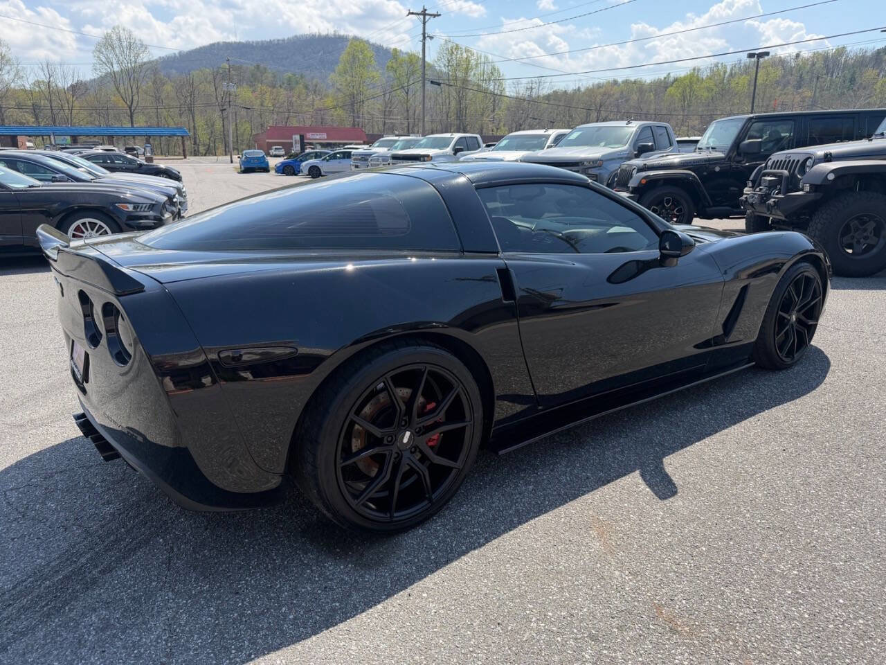 Used 2006 Chevrolet Corvette Coupe w/ Performance Package image 6