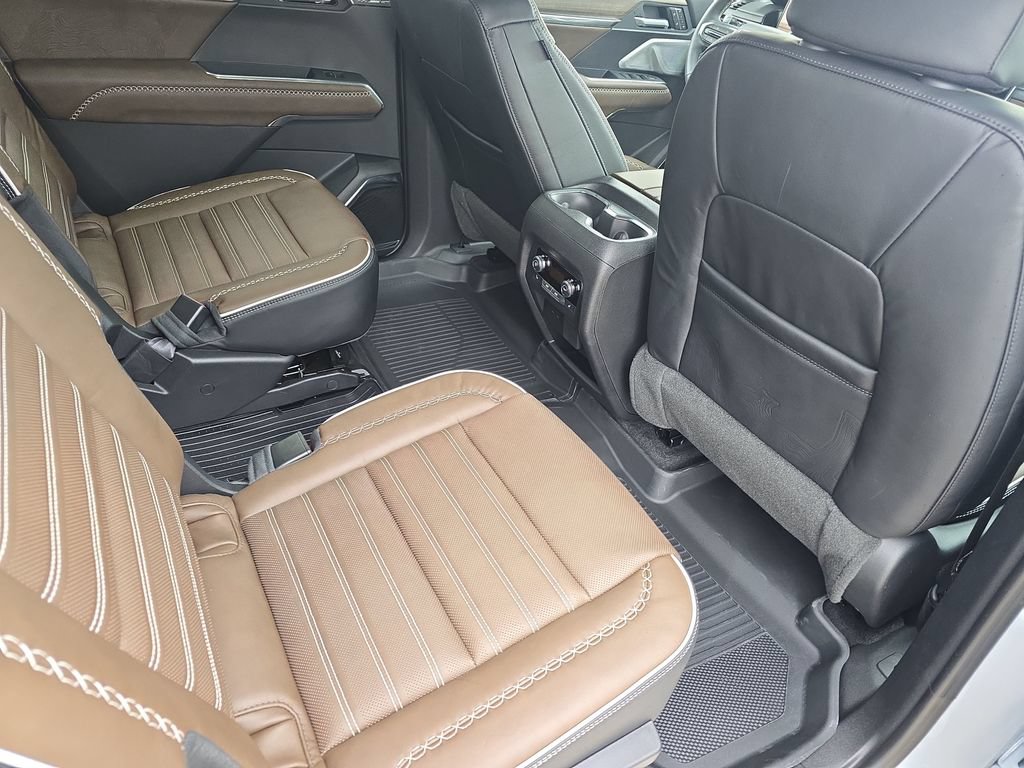 New 2026 GMC Acadia Denali Ultimate w/ LPO, Floor Liner Package AWD/4WD image 11