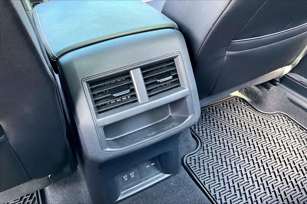 Used 2021 Volkswagen Atlas Cross Sport SE w/ Panoramic Sunroof Package FWD image 26