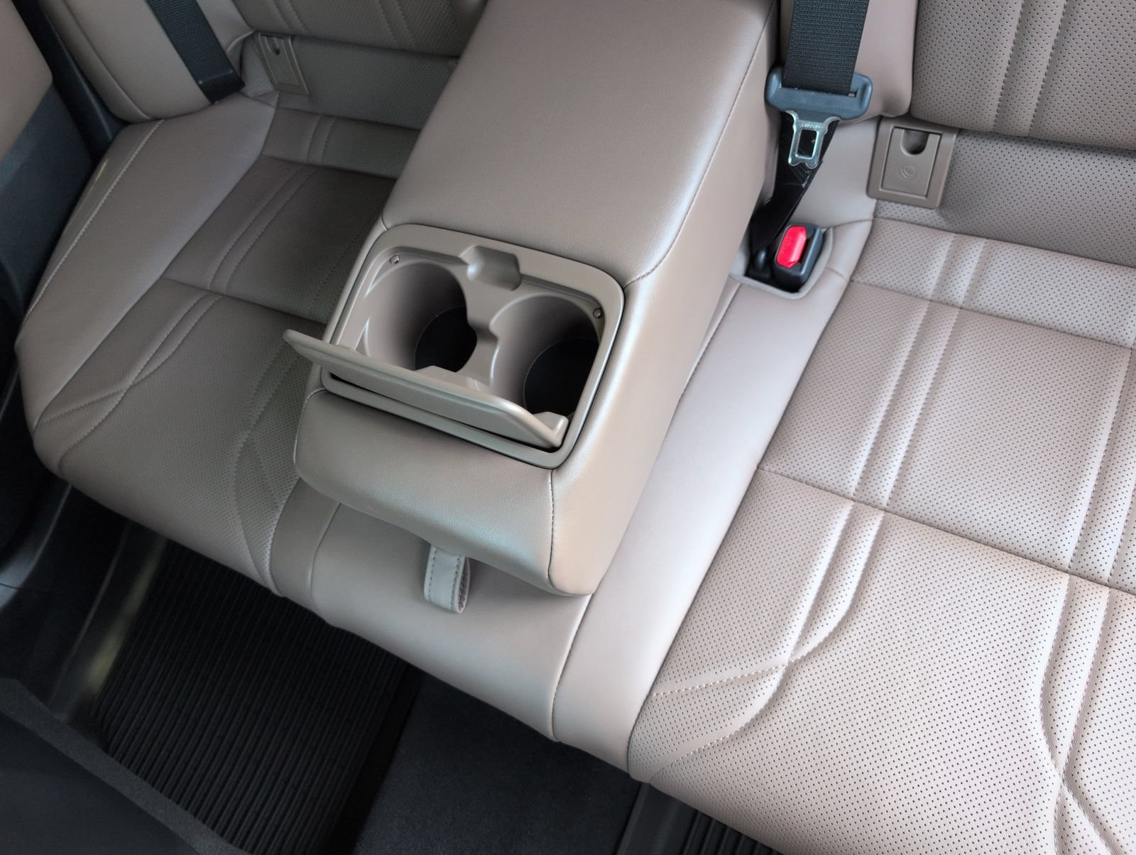 Certified 2024 Lexus ES 300h Ultra Luxury w/ Accessory Package (Z1) FWD image 18