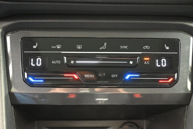 Used 2022 Volkswagen Tiguan SE AWD/4WD image 22