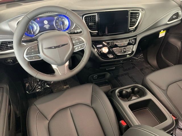 New 2026 Chrysler Pacifica Select AWD/4WD image 13