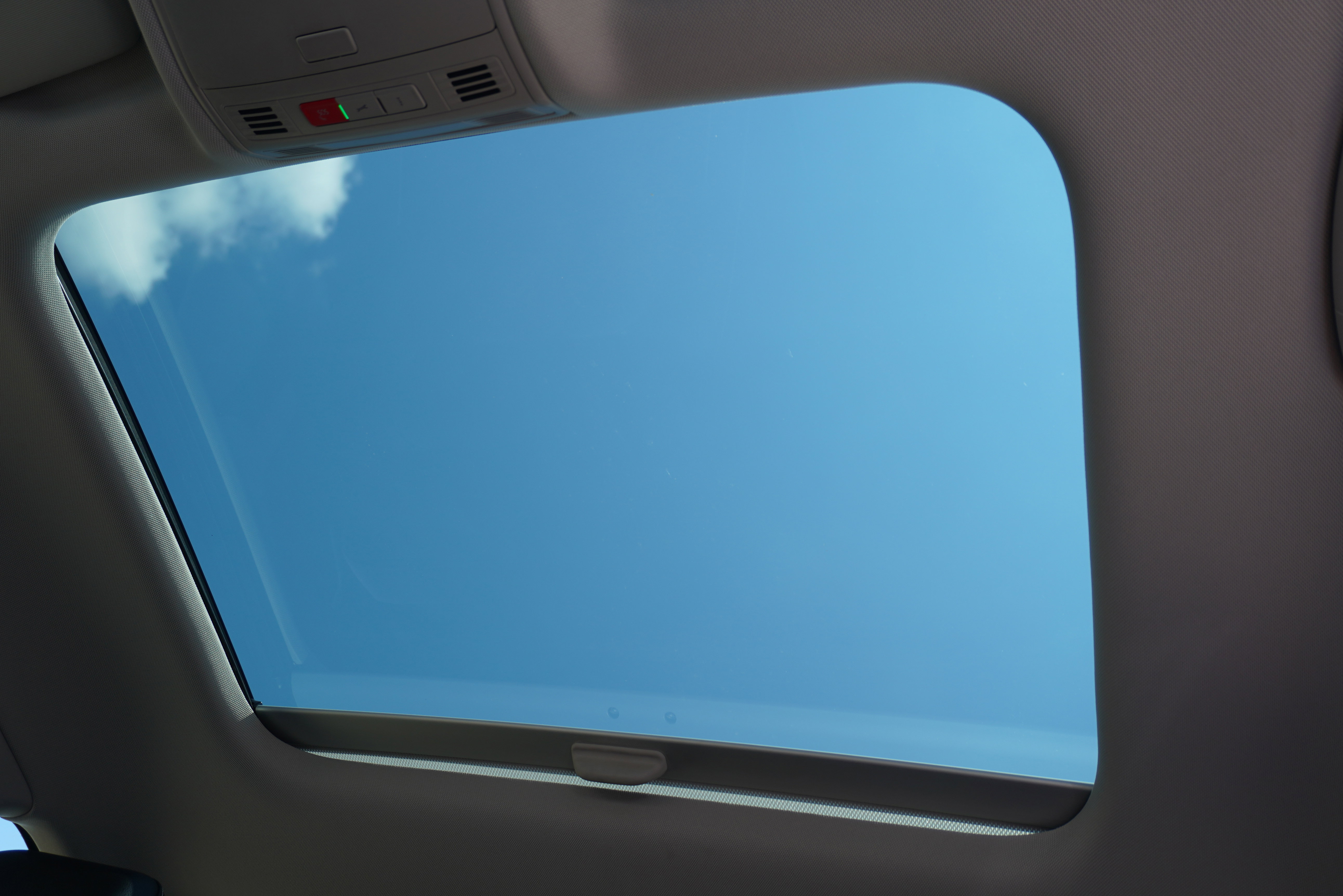 Used 2024 Volkswagen Jetta SE image 15