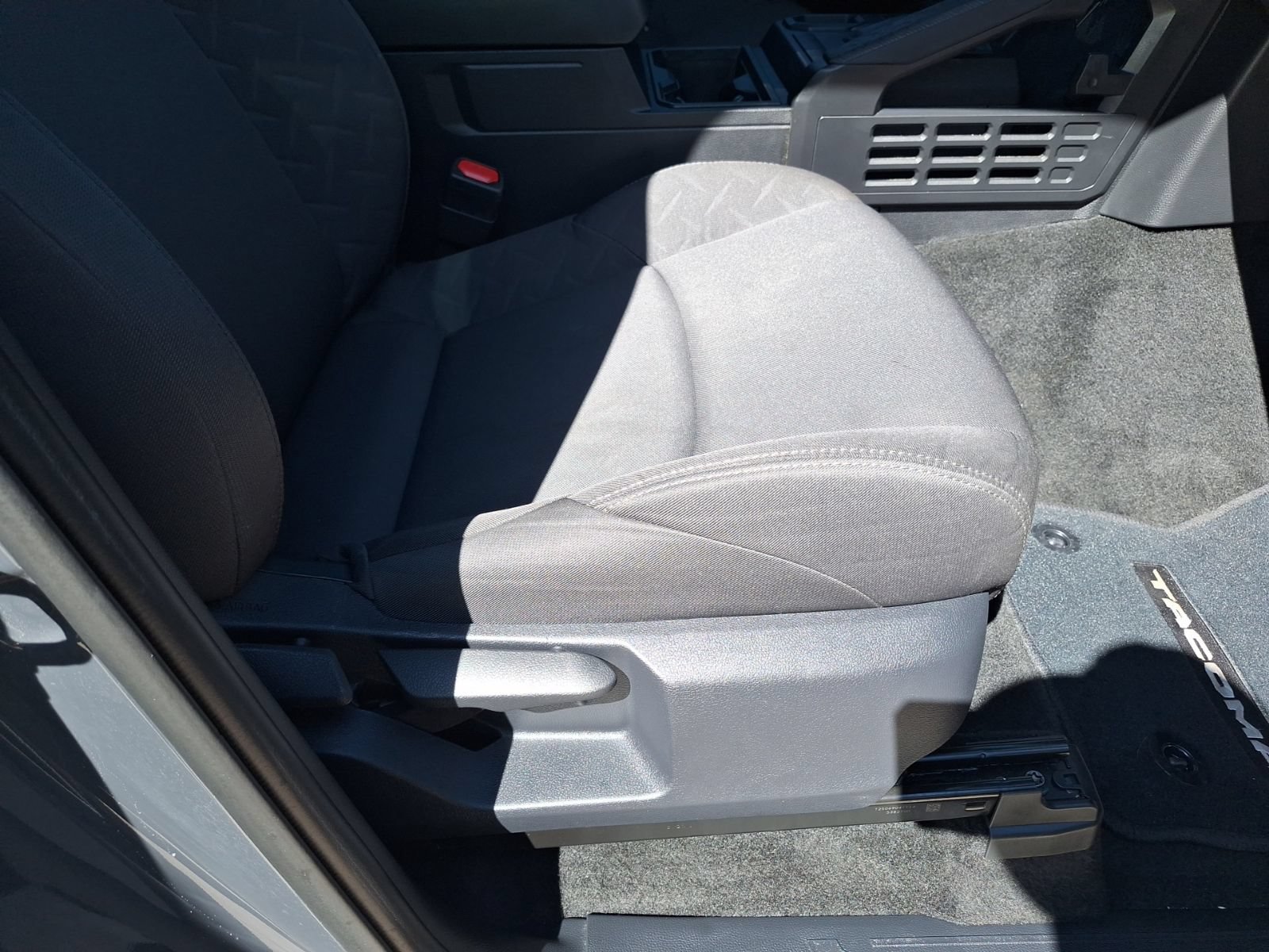 Used 2025 Toyota Tacoma SR RWD image 31