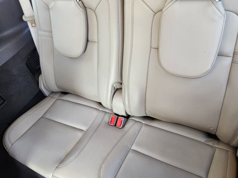 Used 2023 Lincoln Aviator Reserve w/ Equipment Group 201A image 9