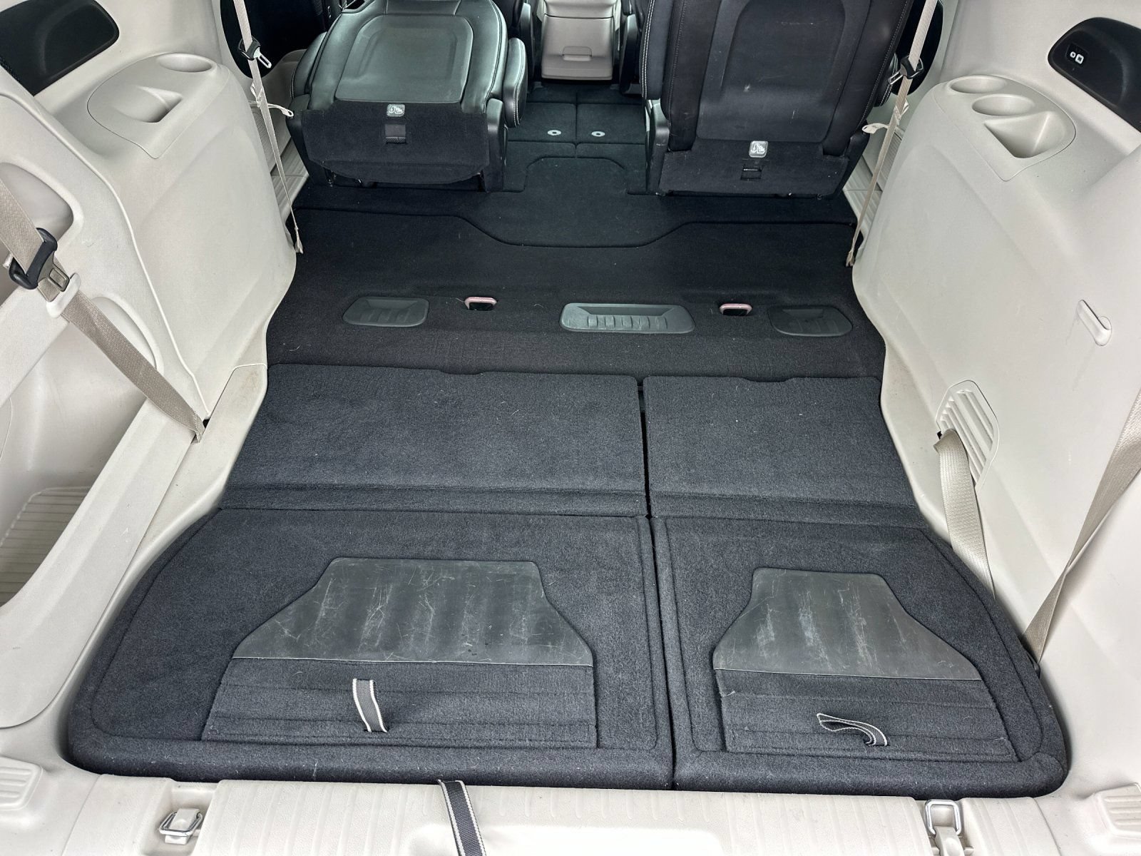 Used 2023 Chrysler Pacifica Limited FWD image 18