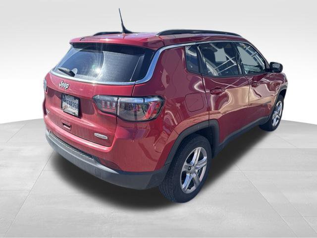 Used 2023 Jeep Compass Latitude w/ Convenience Group AWD/4WD image 5