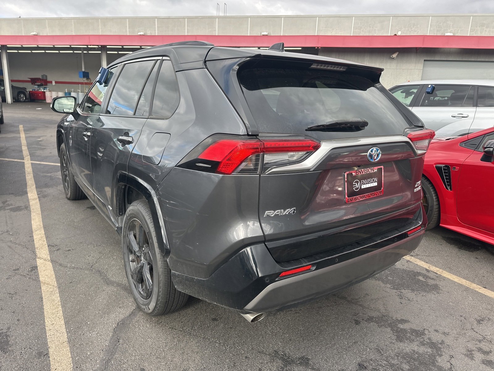 Used 2020 Toyota RAV4 XSE image 3
