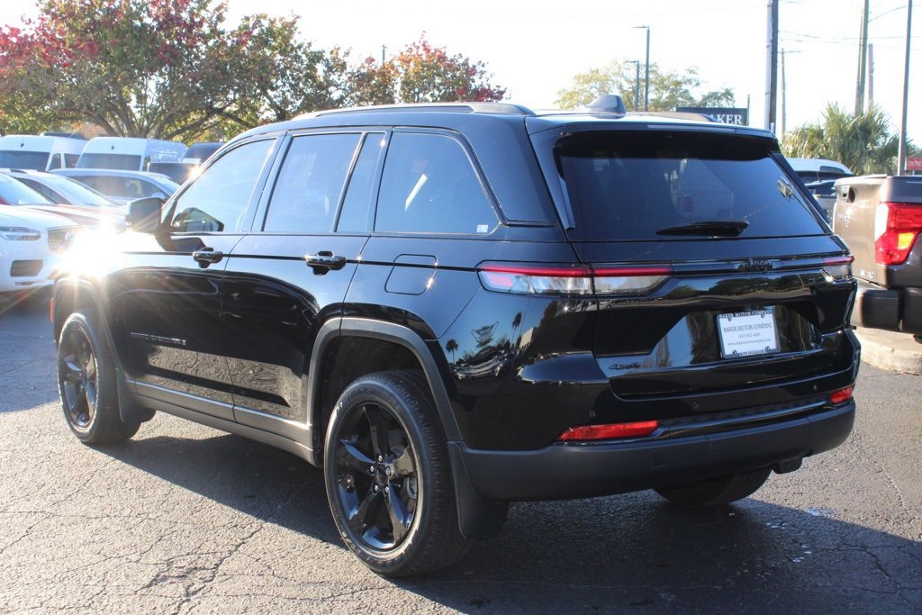 Used 2023 Jeep Grand Cherokee Altitude image 13
