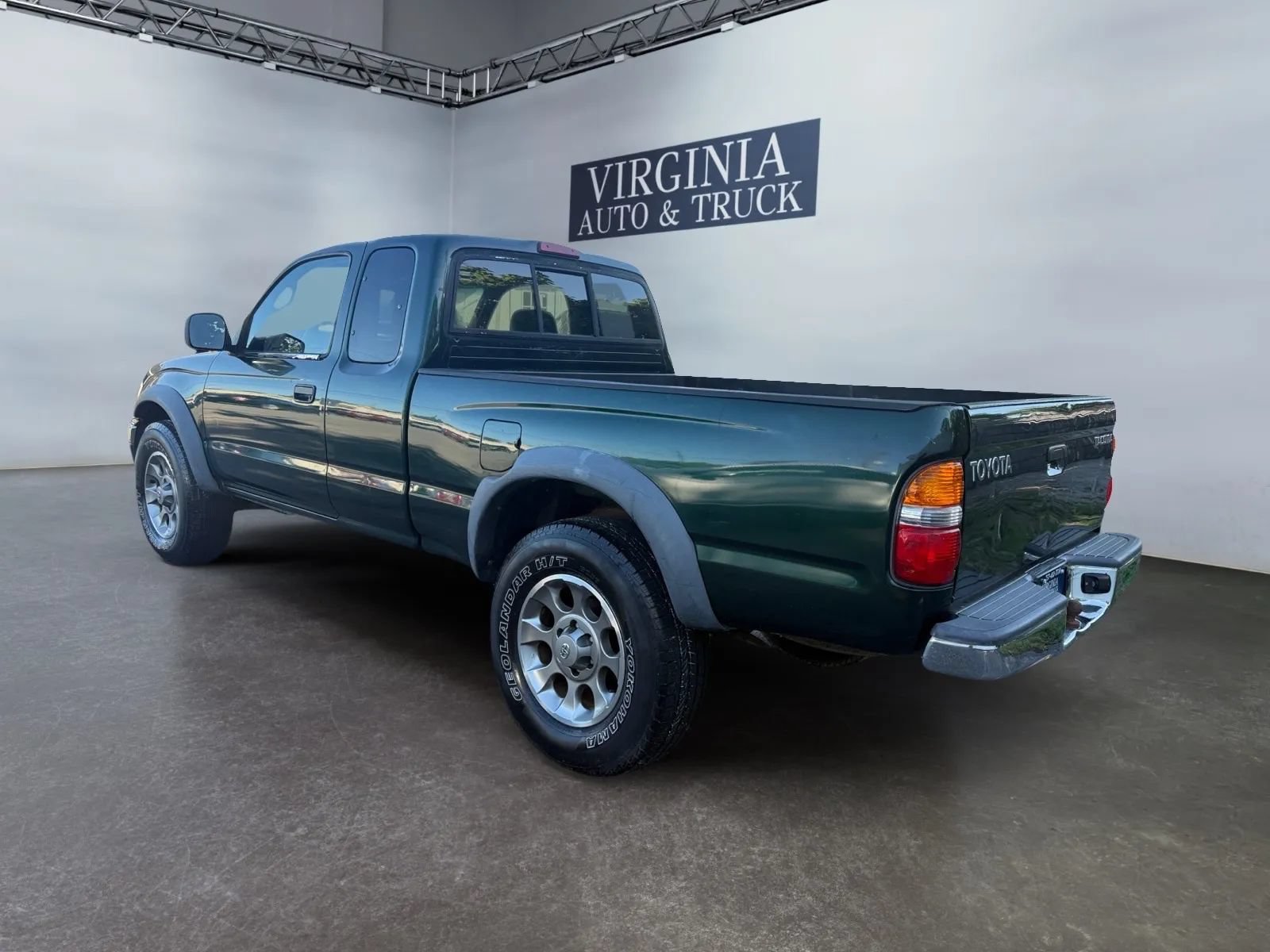 Used 2002 Toyota Tacoma PreRunner RWD image 3
