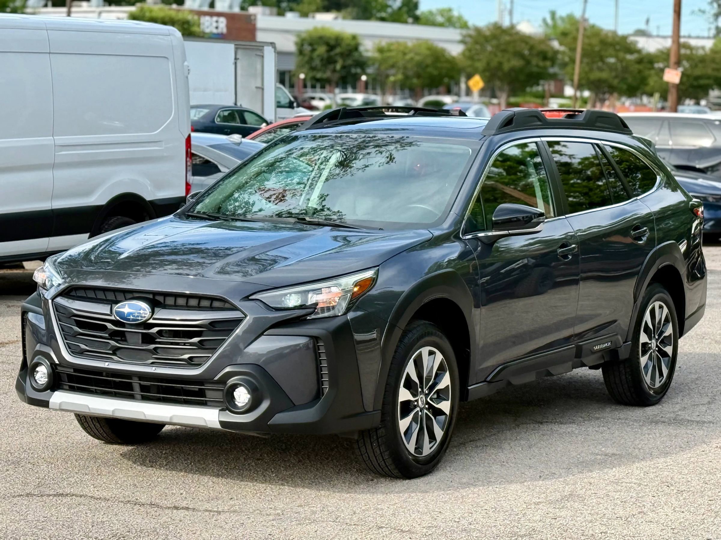 Used 2023 Subaru Outback Limited AWD/4WD image 2
