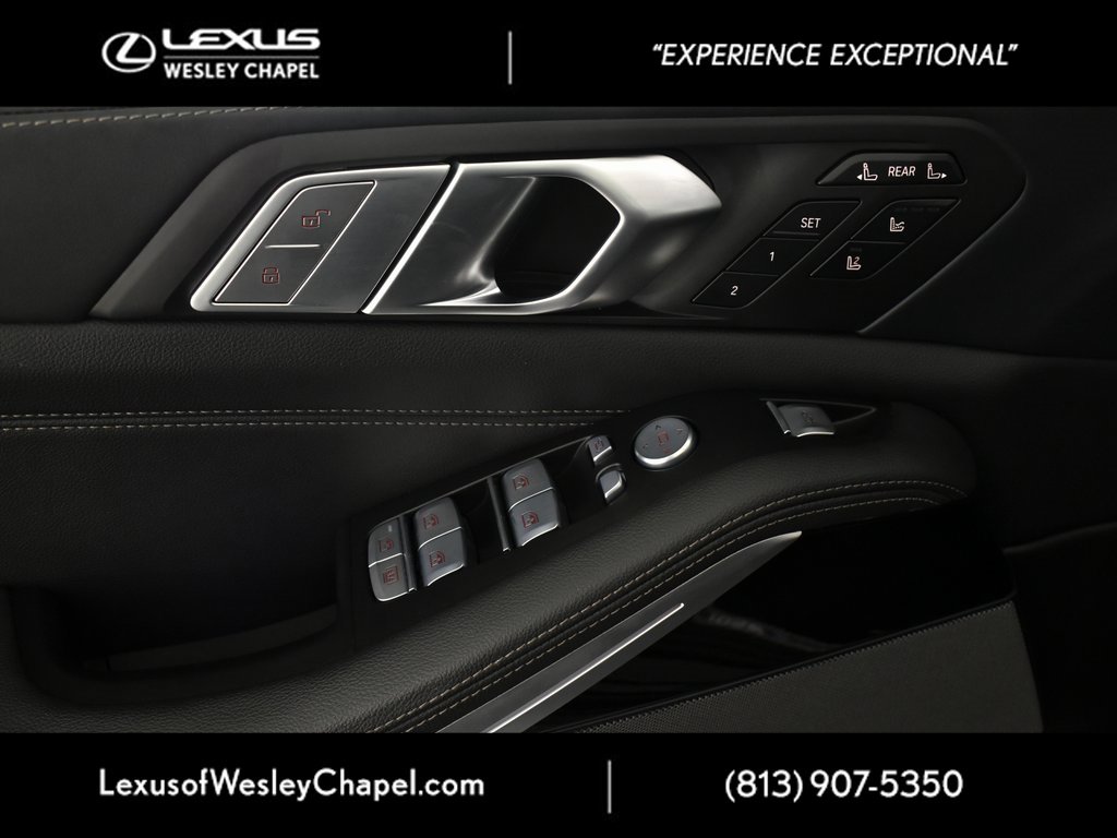 Used 2022 BMW X7 M50i w/ Luxury Seating Package image 39