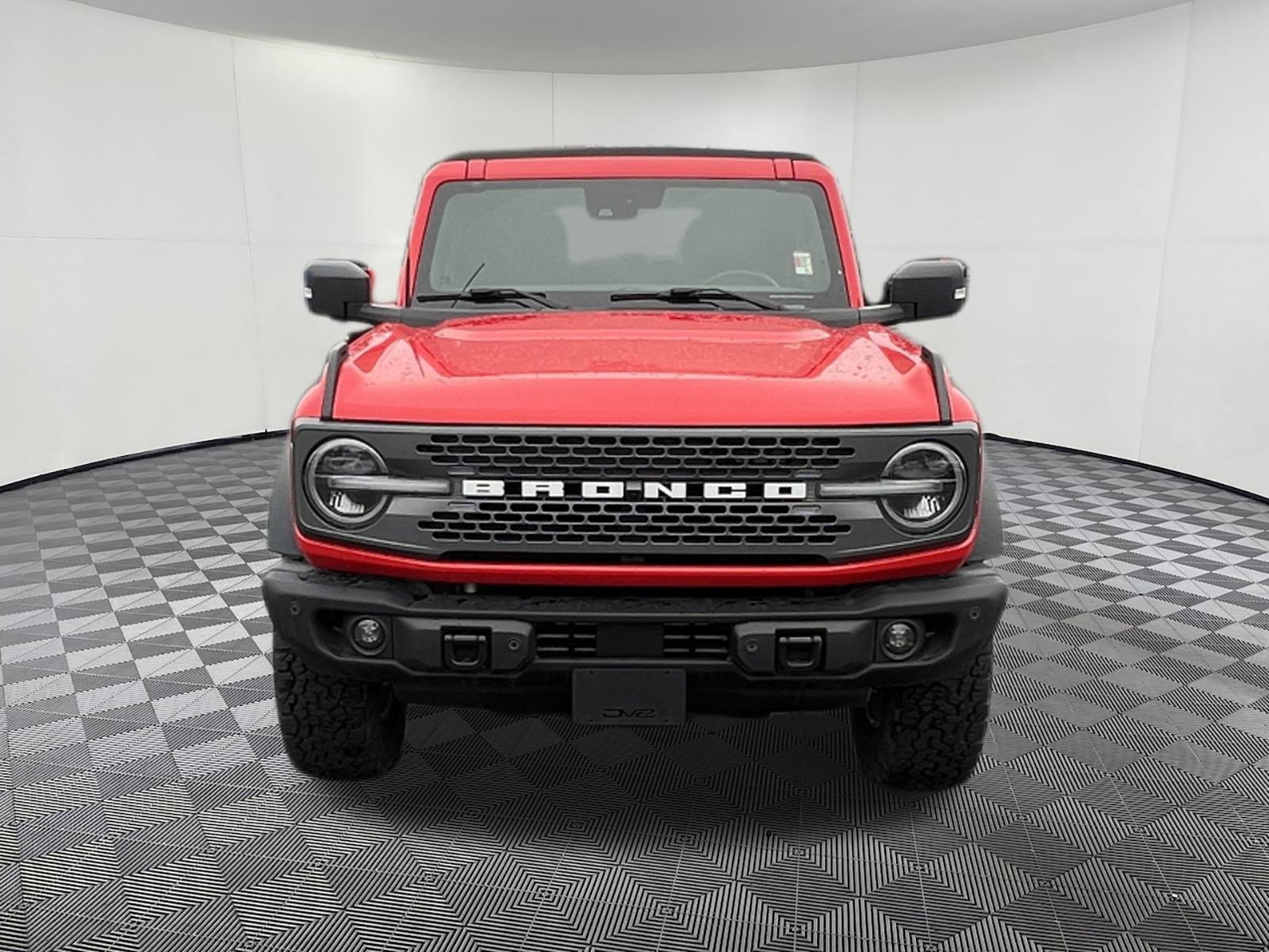 Used 2023 Ford Bronco Badlands image 2