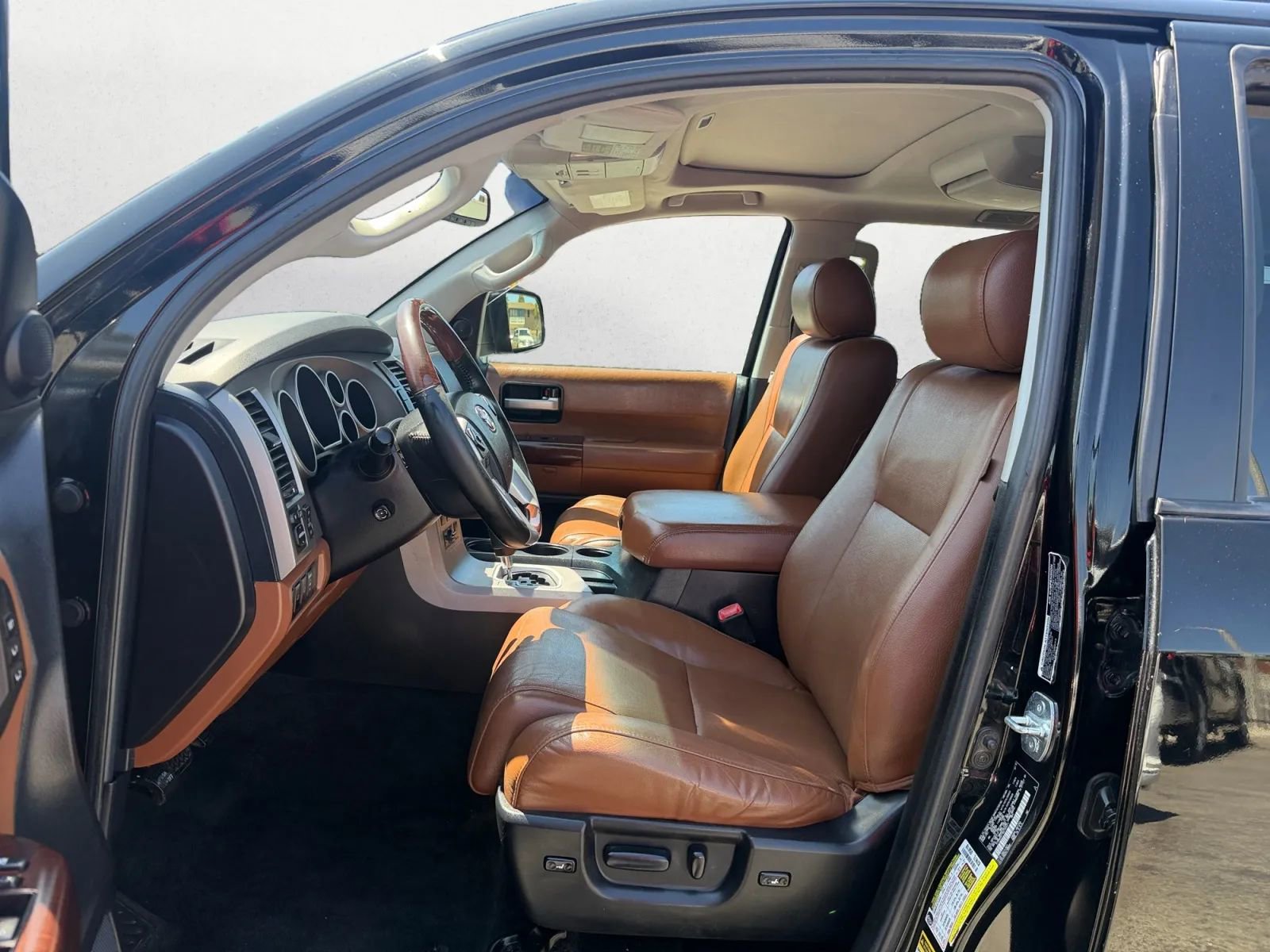 Used 2016 Toyota Sequoia Platinum image 11