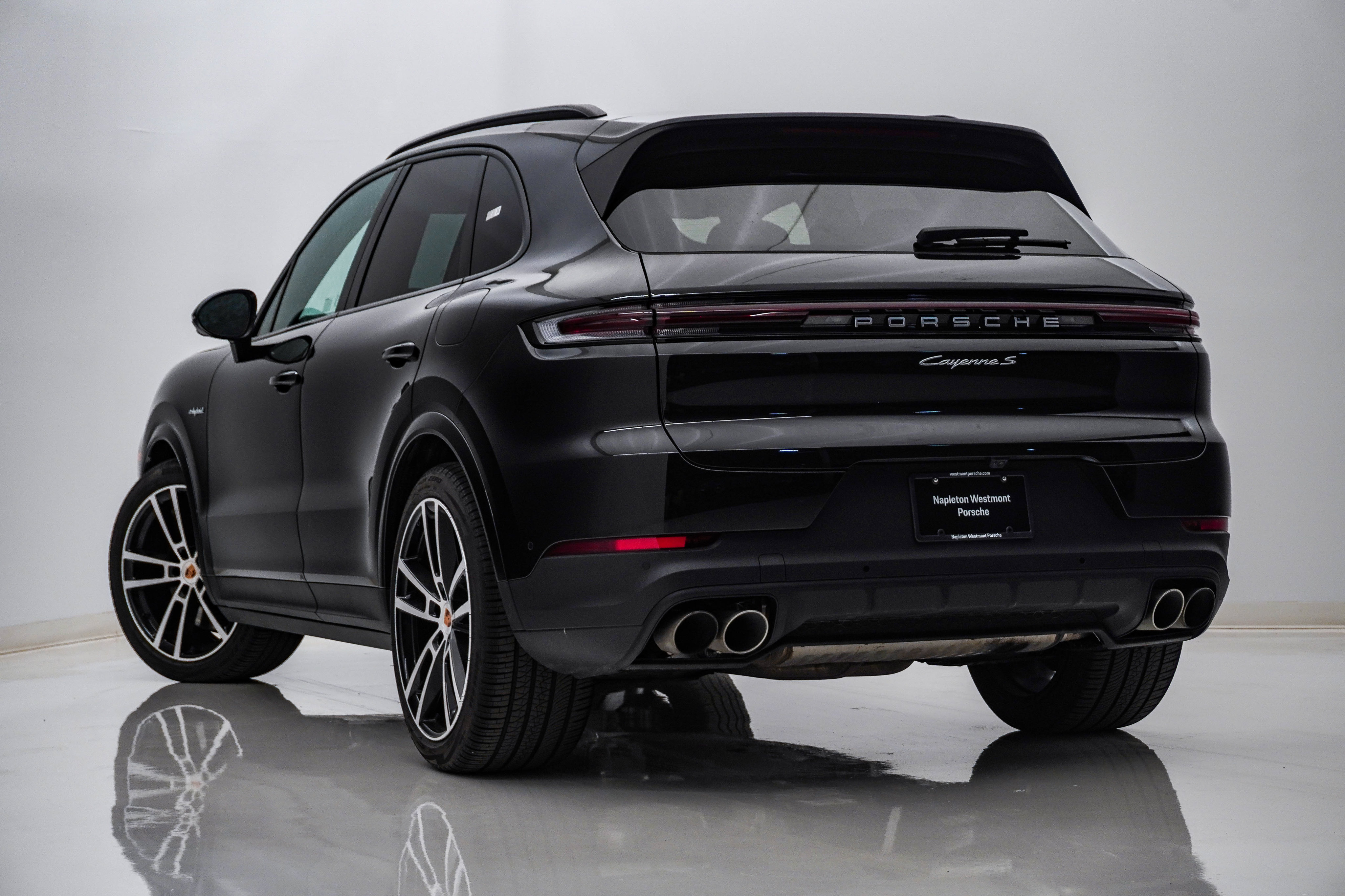Certified 2026 Porsche Cayenne S AWD/4WD image 3