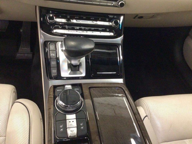Used 2017 Genesis G90 3.3T Premium RWD image 19