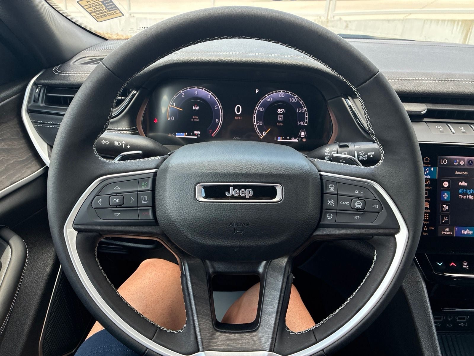New 2026 Jeep Grand Cherokee L Limited AWD/4WD image 28